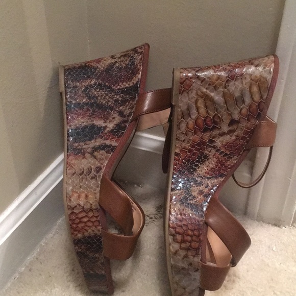 Sandals - Picture 4 of 4